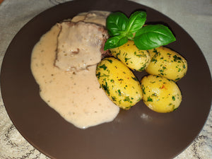 Tafelspitz mit Meerrettichsoße und Petersilienkartoffeln