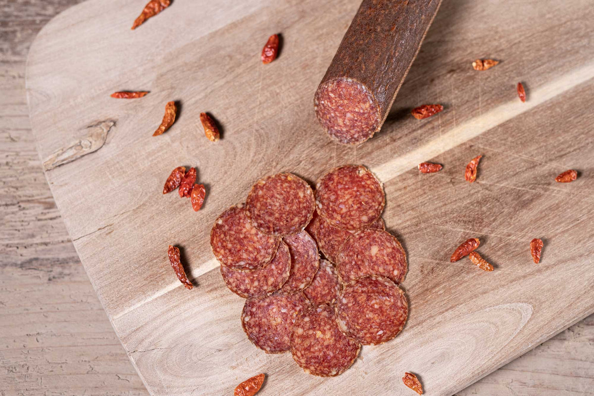 Bio Diavolo-Salami mit Bird Eye Chili - Ideal für Pizza Diavolo – Land.Luft Bio Diavolo-Salami mit Bird Eye Chili - Ideal für Pizza Diavolo – Land.Luft