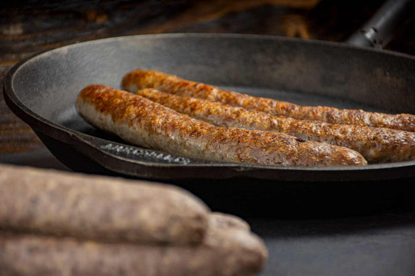 Würzige Angusrind Rindsbratwurst Bio, gebraten