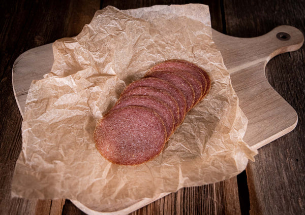 Cervelatwurst- Brühwurst Salami aufgeschnitten