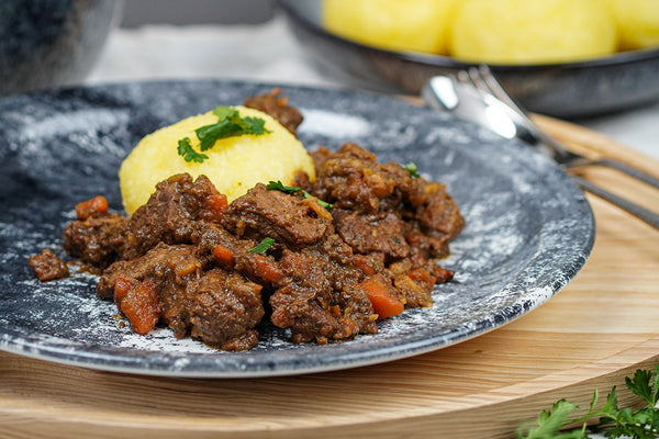 Gulasch mit Groszer Wein