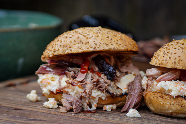 Pulled Pork-Burger mit Krautsalat