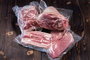 Überraschungsbox mit Bio Schweinefleisch zum Kurzbraten, Grillen und für ein Schweinebraten - lass dich überraschen - Boxinhalt ist variabel