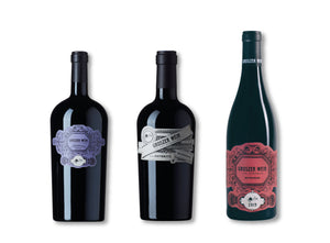 Auf dem Bild ist ein 3er Probierpaket Groszer Wein zu sehen, bestehend aus klassischen Weinen und Naturweinen– ideal zum Kennenlernen und Genießen verschiedener Weine. 
Diese Weine sind enthalte: Eisenberg, Saybritz und Rotburger. 